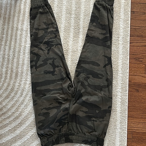 Tna camo elastic waist & bottoms jogger - Picture 2 of 3